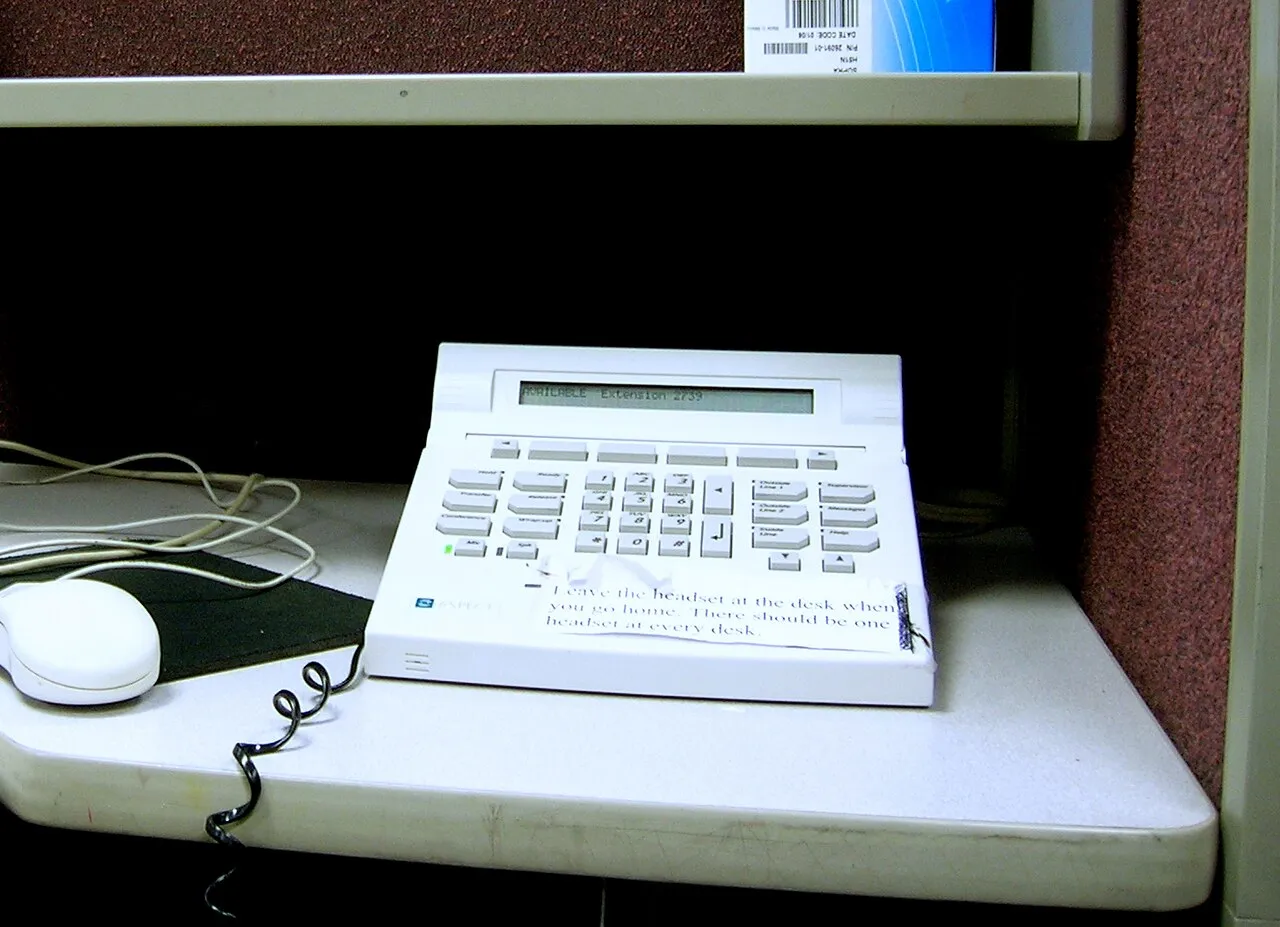 call centre telephone headset operator
