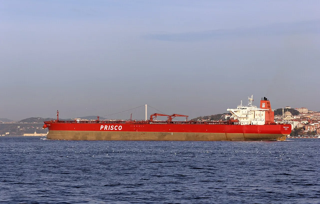 oil tanker ship strait
