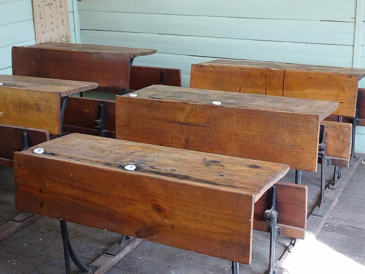 school classroom desks