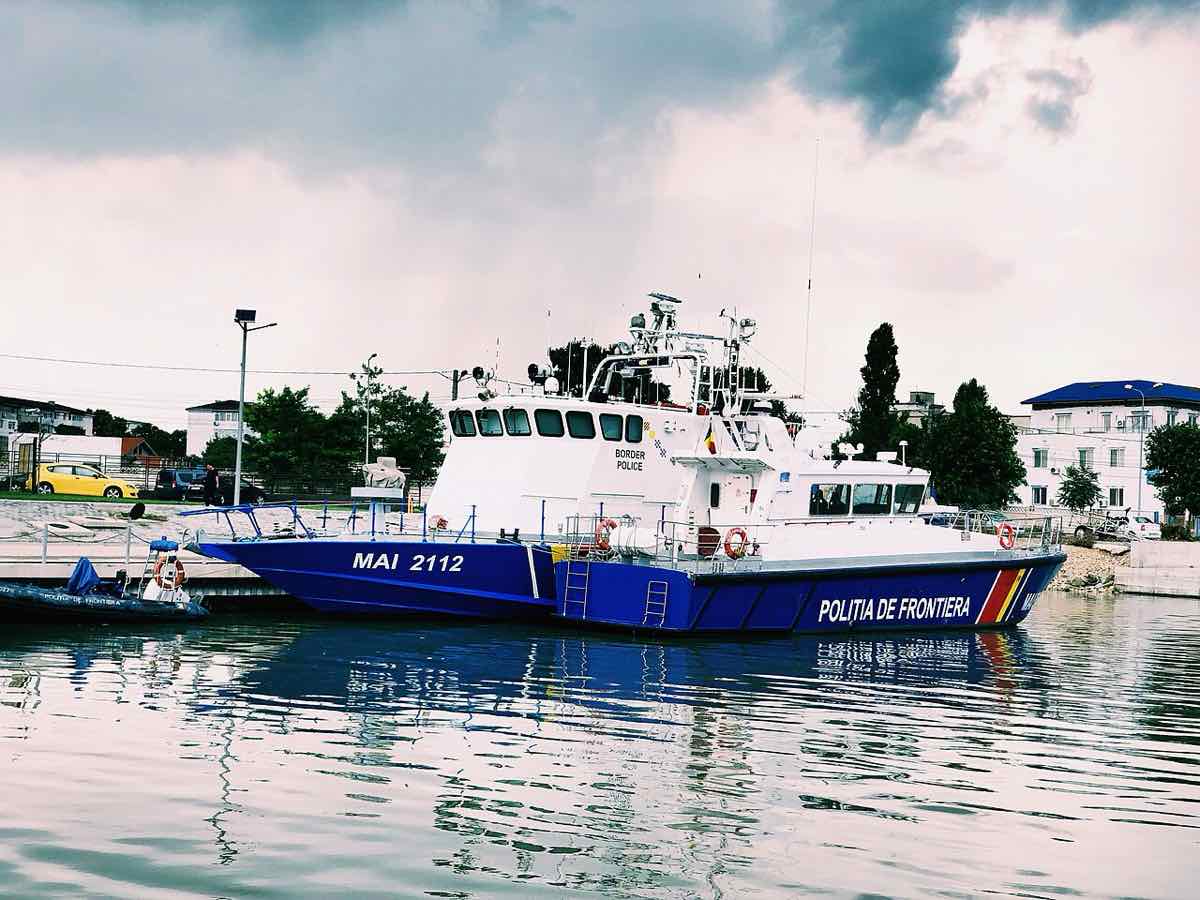 Navă a Poliției de Frontieră române în portul Mangalia