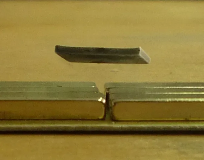 superconductor magnet levitation Meissner effect