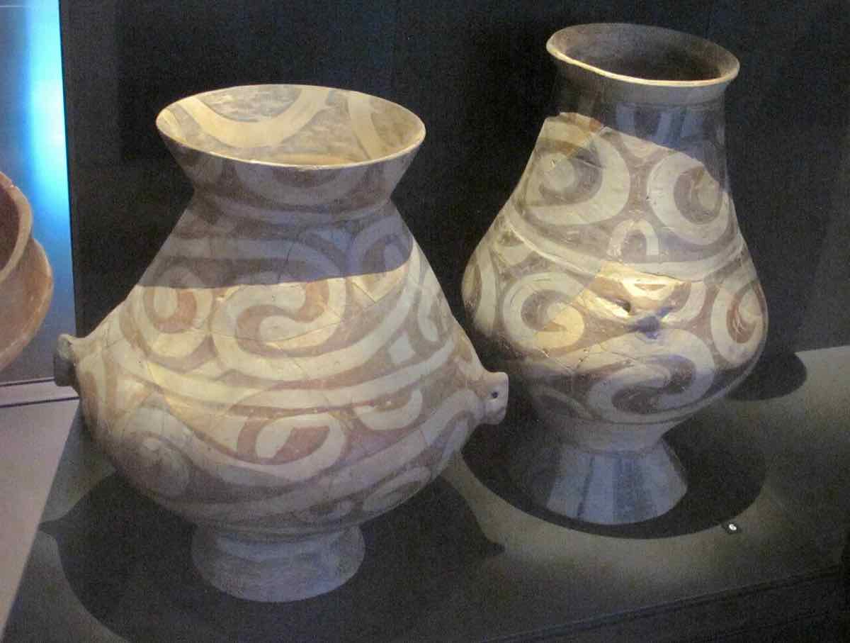 Two painted pottery jar Cucuteni-Tripolje culture Neues Museum